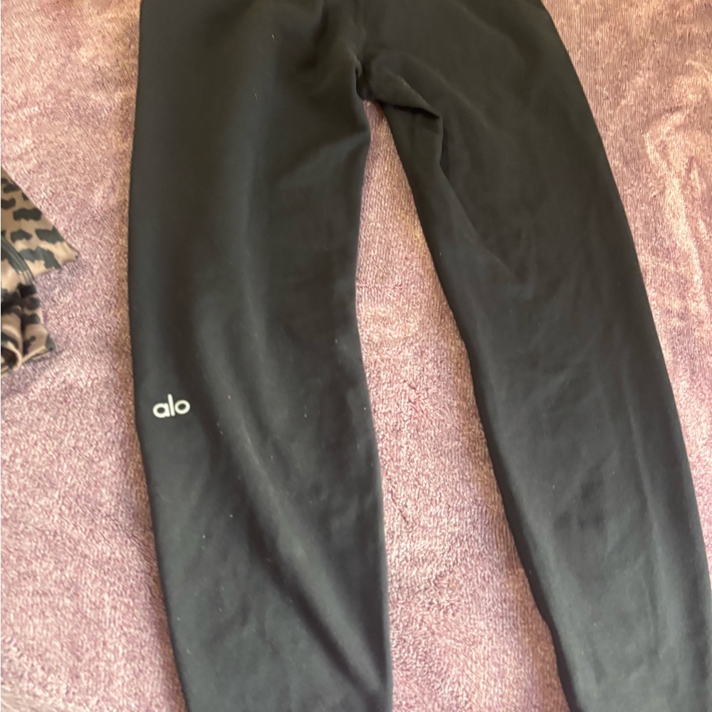 ALO Leggings - Picture 3 of 7